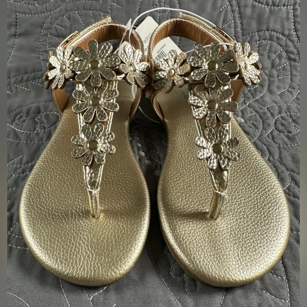 Thereabouts Big Girls Gold Hazel Adjustable Strap Flat Sandals NWT Big Girls 5